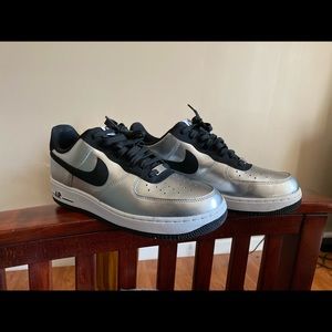 Nike Air Force 1 - Metallic Silver (low)
